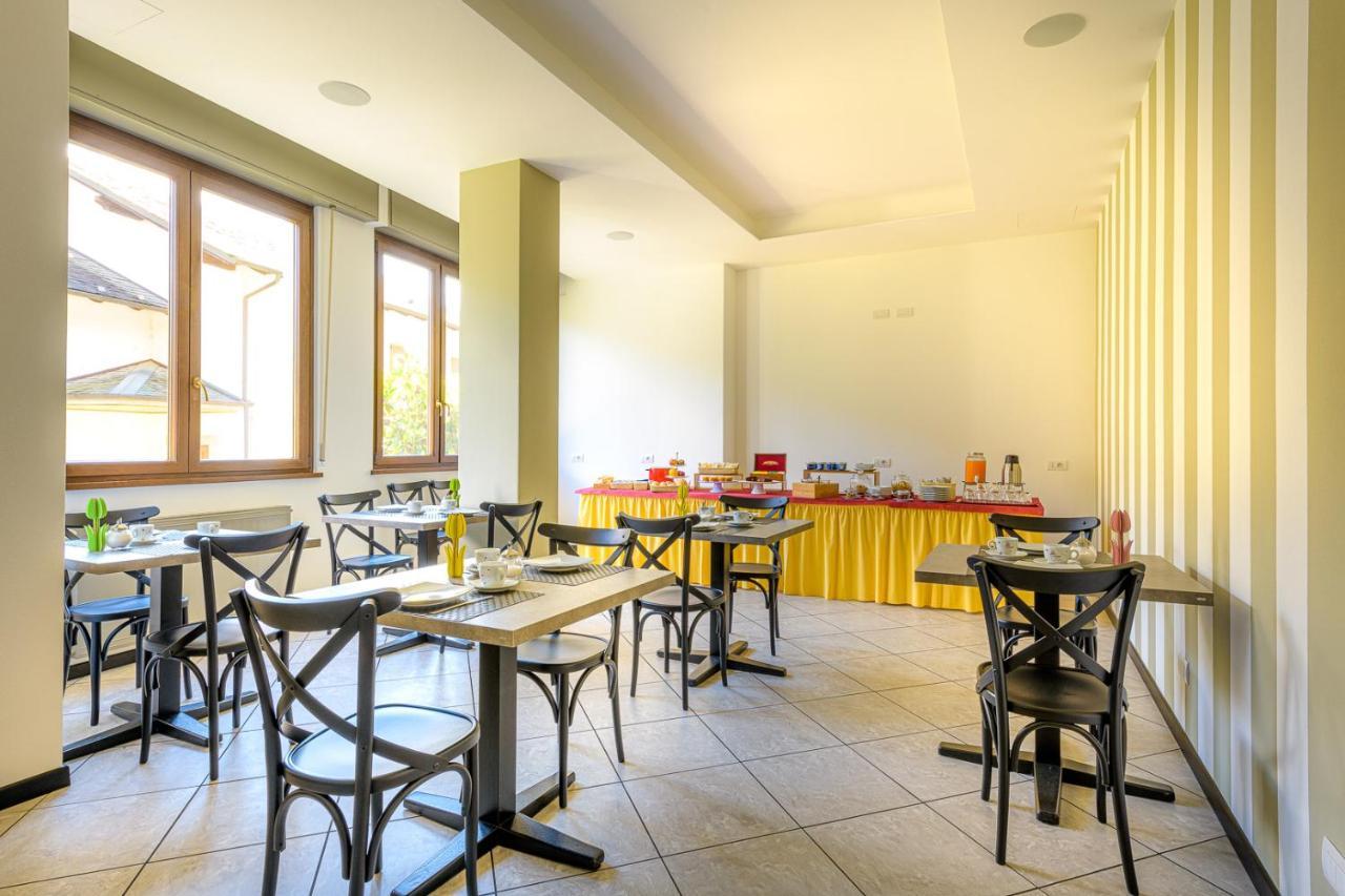 Hotel La Rotonda Tirano Eksteriør billede