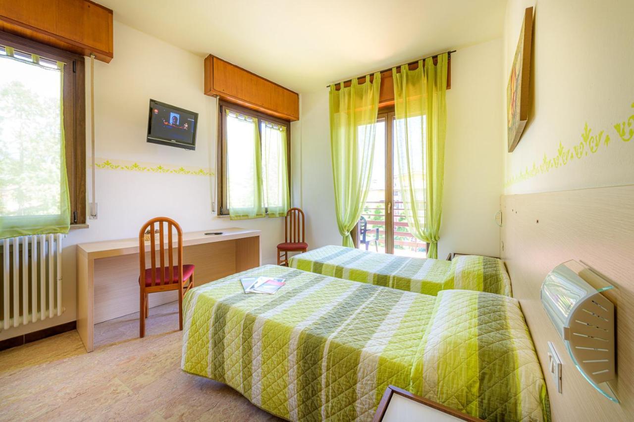 Hotel La Rotonda Tirano Eksteriør billede