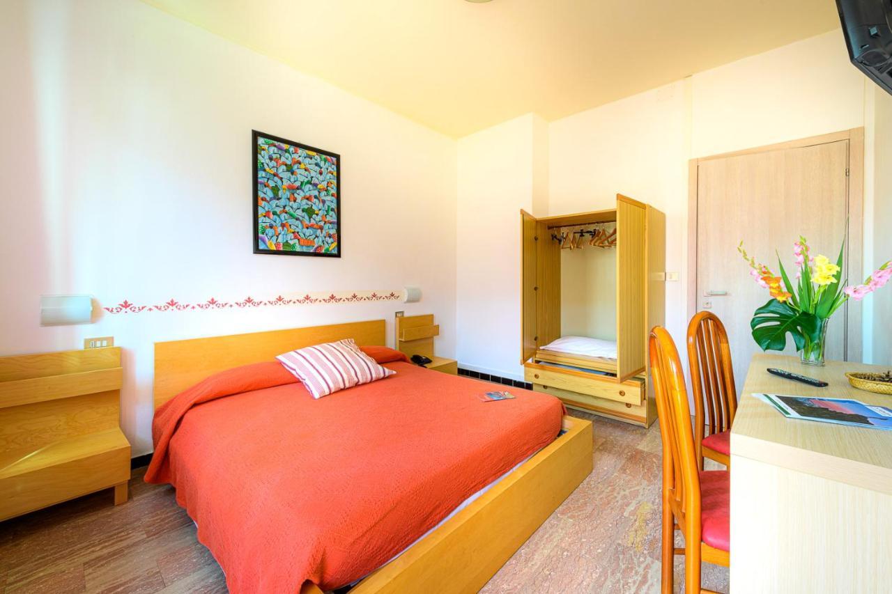 Hotel La Rotonda Tirano Eksteriør billede